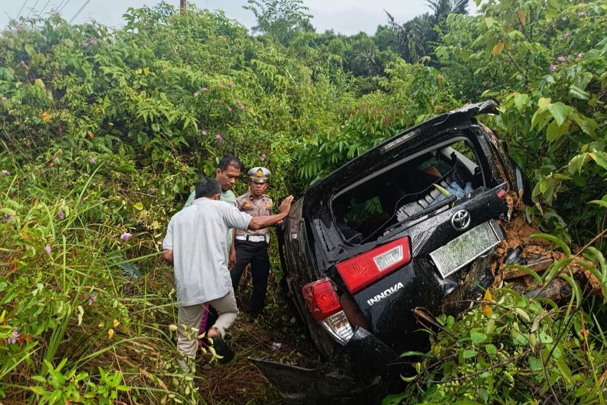 Attachment for Kijang Innova Hitam Misterius di Hutan: Kasus Sengit yang Menyeret Tokoh Ternama Aceh Jaya