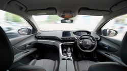 Attachment for Dekati Keunikan i-Cockpit SUV Peugeot: Kemewahan, Kefungsian, dan Kestetika yang Memukau