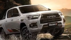 Attachment for Hilux vs Pesaing: Apakah Toyota Hilux 2024 Masih Dominan di Kelas Double Cabin?