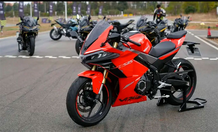 VOGE525RR-5.jpg